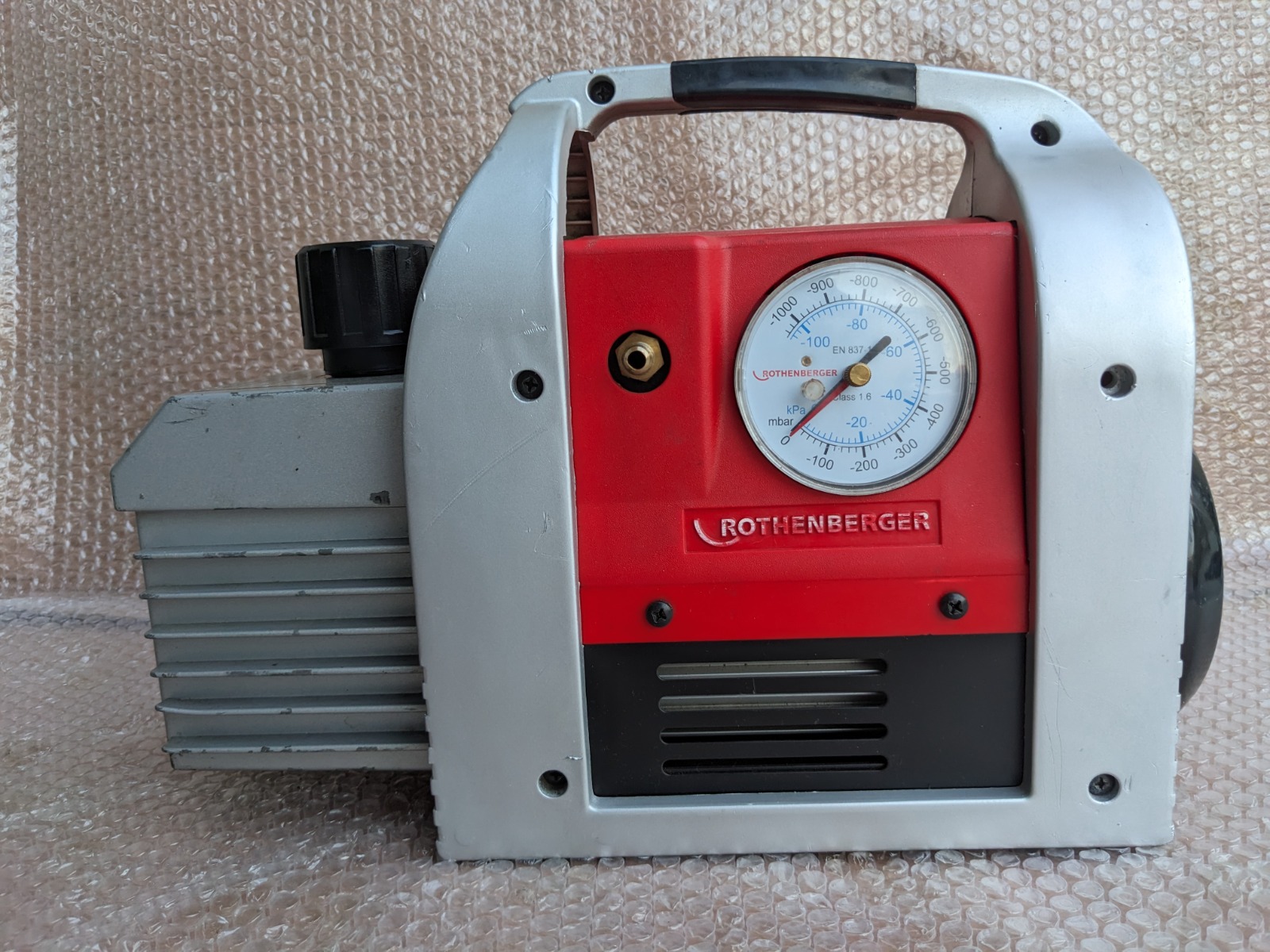 Rothenberger R32 6CFM Vacuum Pump: Quality German Engineering for Precision Performance