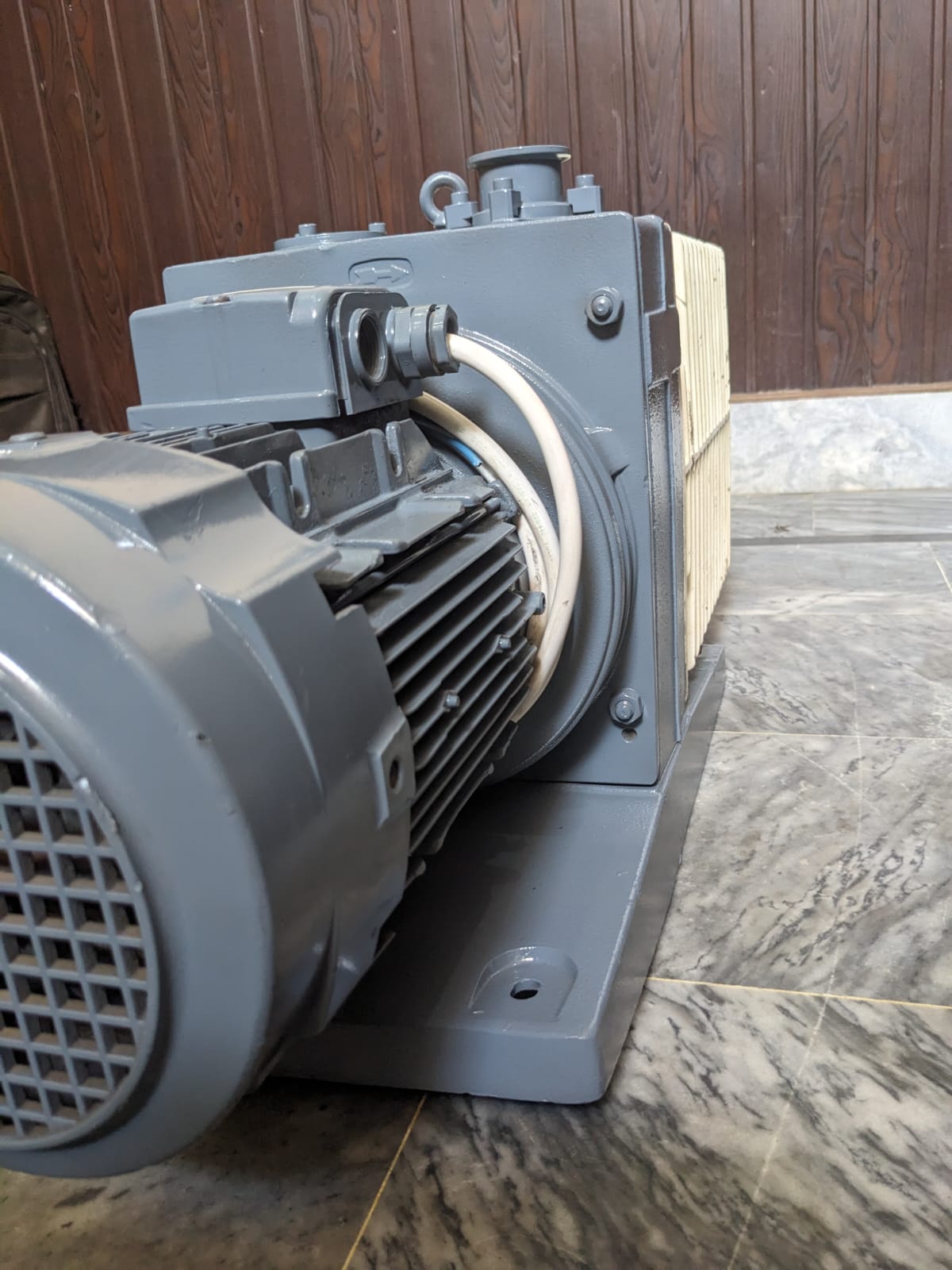 Alcatel 2063 France Made Vacuum Pump: Premium Quality for Diverse Industries!
