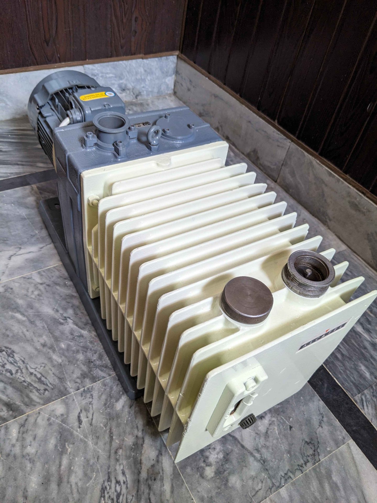 Alcatel 2063 France Made Vacuum Pump: Premium Quality for Diverse Industries!